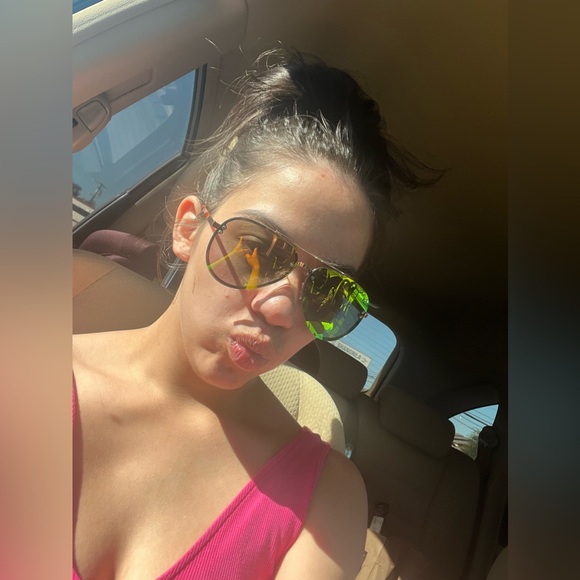 Meet your Posher, 🦋 - Picture 5 of 7